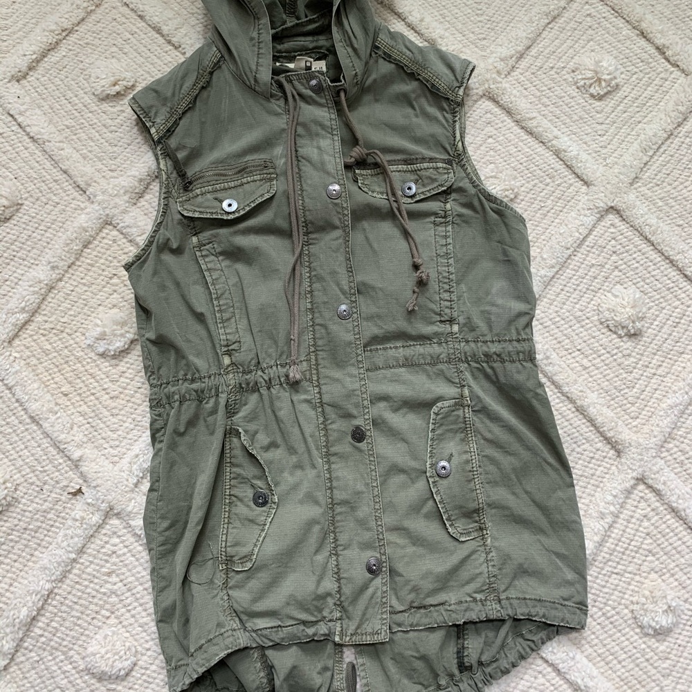 Women’s utility vest